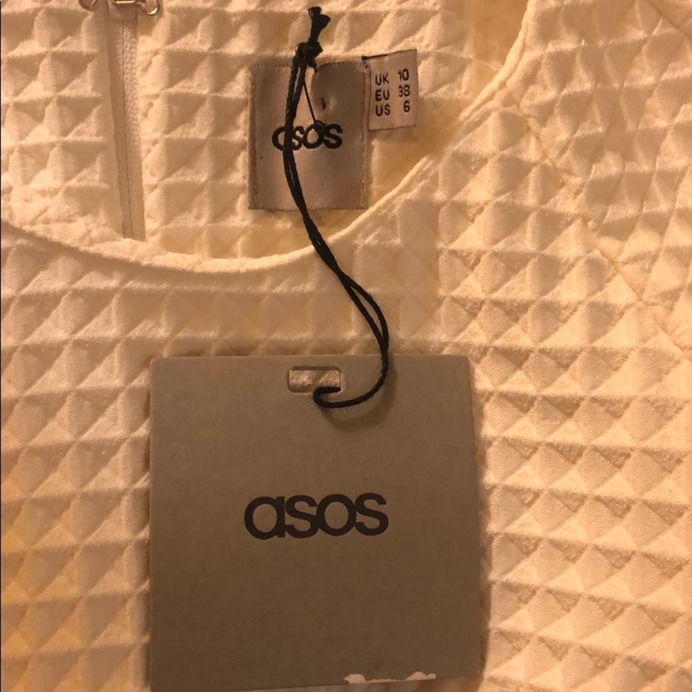 ASOS White Waffle Material Mini Dress size small or  6 - Picture 7 of 7